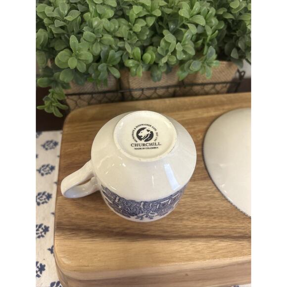 Churchill England Blue Willow Tea Cup and Saucer Vintage - Picture 5 of 6